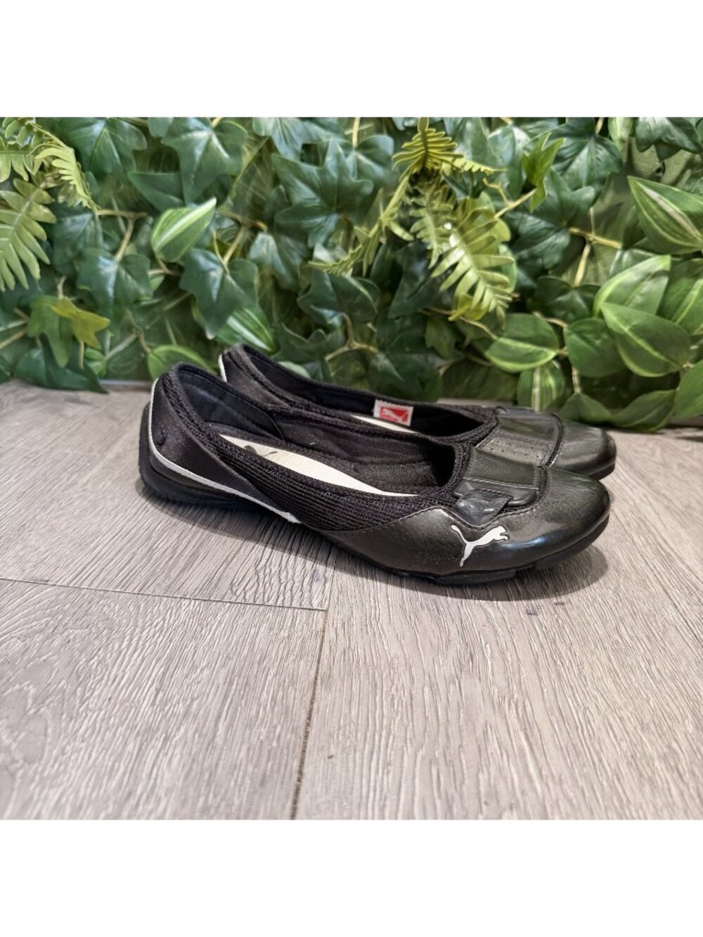 PUMA Saba Women’s Ballet Flats Black Patent Size 6 READ